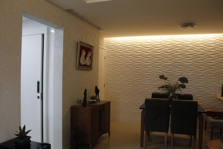 Apartamento à venda com 85m², 2 quartos e 1 vagaSala