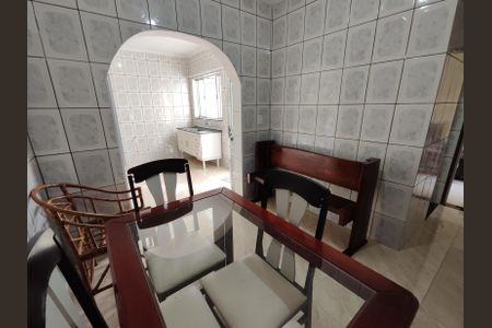 Casa à venda com 190m², 4 quartos e 4 vagasCasa 2 - Sala