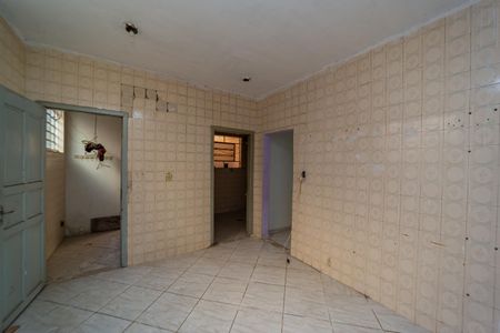 Casa à venda com 350m², 2 quartos e 4 vagas Casa à venda com 350m², 2 quartos e 4 vagasCozinha