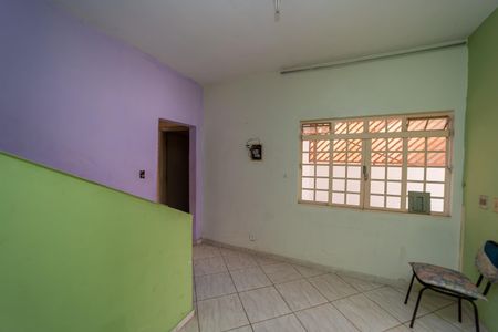 Casa à venda com 350m², 2 quartos e 4 vagas Casa à venda com 350m², 2 quartos e 4 vagasSala de Jantar