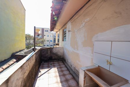 Casa à venda com 350m², 2 quartos e 4 vagas Casa à venda com 350m², 2 quartos e 4 vagasÁrea de Serviço 2