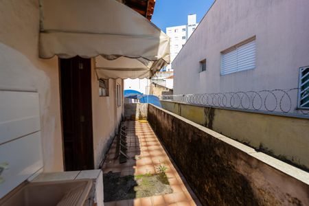 Casa à venda com 350m², 2 quartos e 4 vagas Casa à venda com 350m², 2 quartos e 4 vagasÁrea de Serviço 2
