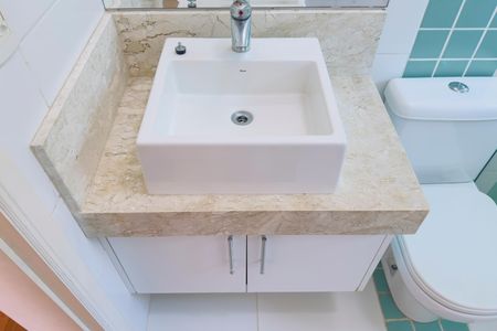 Casa de condomínio para alugar com 240m², 4 quartos e 4 vagasBanheiro 1