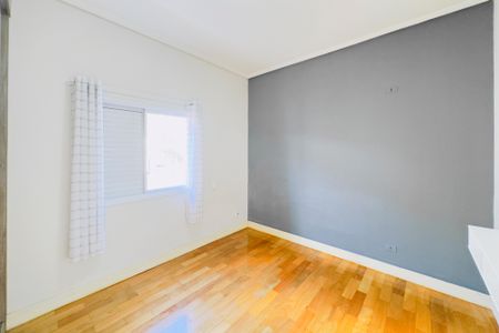 Casa de condomínio para alugar com 240m², 4 quartos e 4 vagasQuarto 1