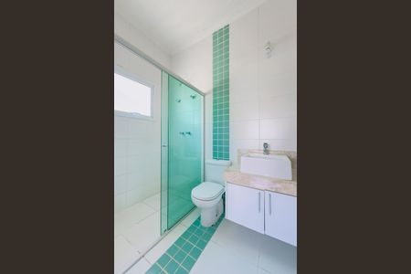 Casa de condomínio para alugar com 240m², 4 quartos e 4 vagasBanheiro da Suíte 2