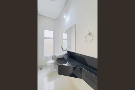 Casa de condomínio para alugar com 240m², 4 quartos e 4 vagasLavabo