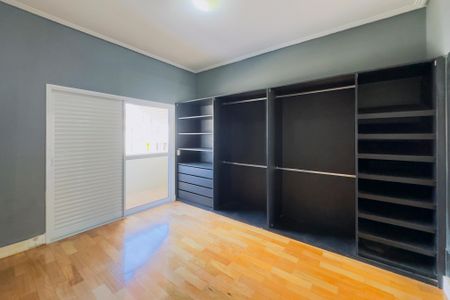 Casa de condomínio para alugar com 240m², 4 quartos e 4 vagasSuíte 2