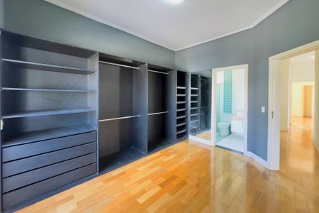 Casa de condomínio para alugar com 240m², 4 quartos e 4 vagasSuíte 2