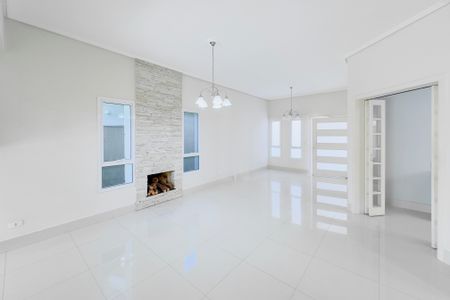 Casa de condomínio para alugar com 240m², 4 quartos e 4 vagasSala