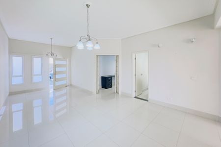 Casa de condomínio para alugar com 240m², 4 quartos e 4 vagasSala