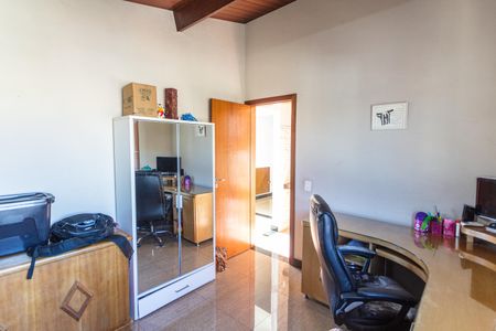 Casa à venda com 320m², 4 quartos e 6 vagasQuarto 4 no 2° Andar