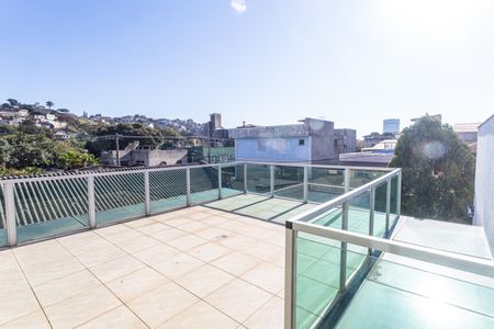 Casa à venda com 320m², 4 quartos e 6 vagasVaranda no 2° Andar