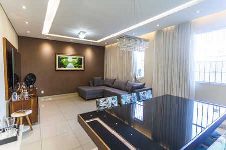 Casa à venda com 320m², 4 quartos e 6 vagasSala 1