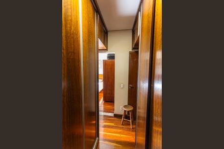 Casa à venda com 320m², 4 quartos e 6 vagasCloset da Suíte