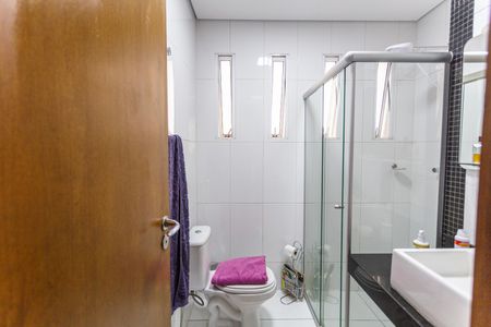 Casa à venda com 320m², 4 quartos e 6 vagasBanheiro Social 1