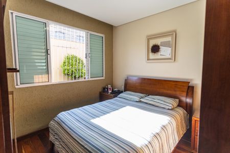 Casa à venda com 320m², 4 quartos e 6 vagasSuíte