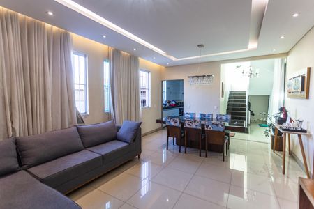 Casa à venda com 320m², 4 quartos e 6 vagasSala 1