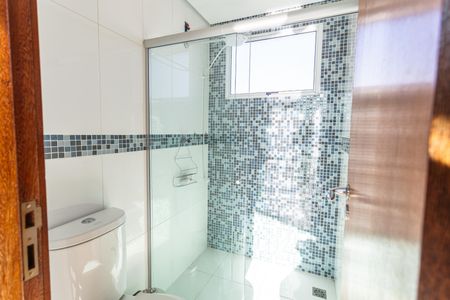 Casa à venda com 320m², 4 quartos e 6 vagasBanheiro Social 2 no 2° Andar