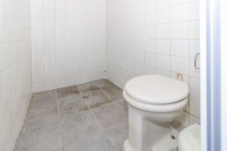 Banheiro de casa para alugar com 1 quarto, 25m² em Vila Anglo Brasileira, São Paulo