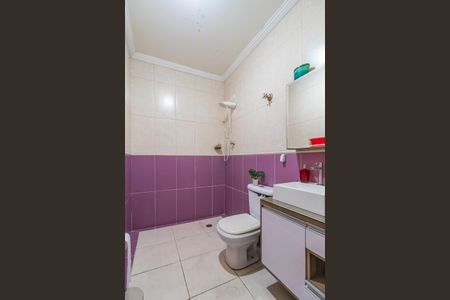 Casa à venda com 179m², 3 quartos e 2 vagas Casa à venda com 179m², 3 quartos e 2 vagasBanheiro Social