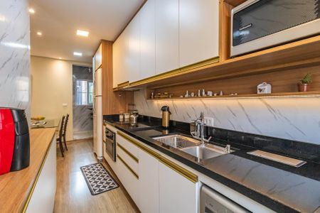 Casa à venda com 179m², 3 quartos e 2 vagas Casa à venda com 179m², 3 quartos e 2 vagasCozinha