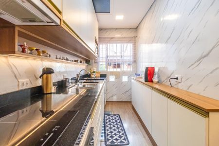 Casa à venda com 179m², 3 quartos e 2 vagas Casa à venda com 179m², 3 quartos e 2 vagasCozinha