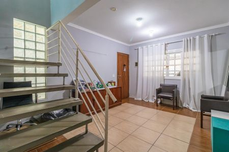 Casa à venda com 179m², 3 quartos e 2 vagas Casa à venda com 179m², 3 quartos e 2 vagasSala