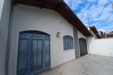 Casa à venda com 260m², 4 quartos e 2 vagasFachada do Prédio