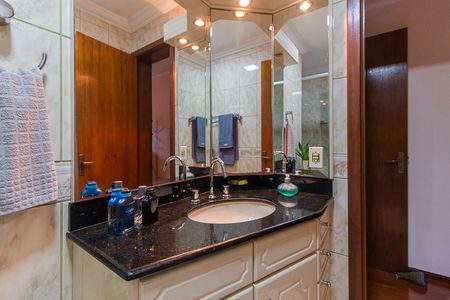 Apartamento à venda com 235m², 3 quartos e 2 vagasBanheiro da Suíte 3