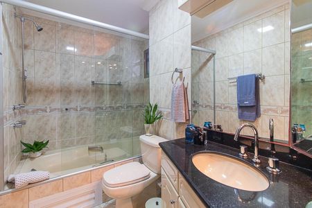 Apartamento à venda com 235m², 3 quartos e 2 vagasBanheiro da Suíte 3