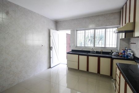 Casa à venda com 300m², 3 quartos e 3 vagasCozinha