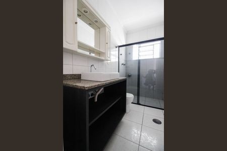 Casa à venda com 300m², 3 quartos e 3 vagasBanheiro da Suíte 2