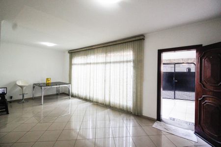 Casa à venda com 300m², 3 quartos e 3 vagasSala