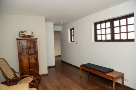 Casa à venda com 191m², 2 quartos e 2 vagasSala