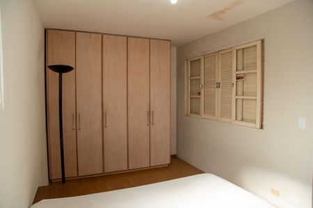 Casa à venda com 191m², 2 quartos e 2 vagasQuarto 2 - Suíte