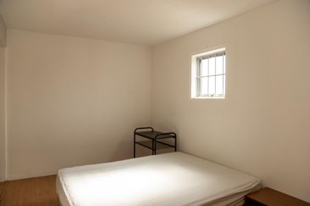 Casa à venda com 191m², 2 quartos e 2 vagasQuarto 2 - Suíte