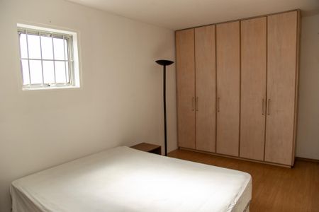 Casa à venda com 191m², 2 quartos e 2 vagasQuarto 2 - Suíte