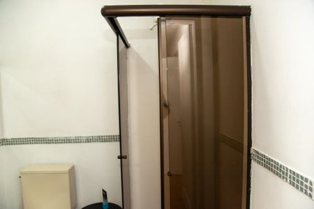 Casa à venda com 191m², 2 quartos e 2 vagasBanheiro da Suíte 2