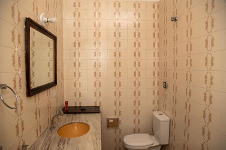 Casa à venda com 191m², 2 quartos e 2 vagasBanheiro da Suíte