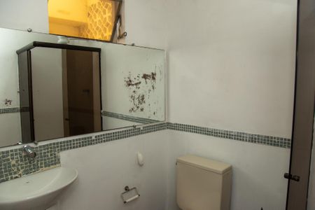 Casa à venda com 191m², 2 quartos e 2 vagasBanheiro da Suíte 2