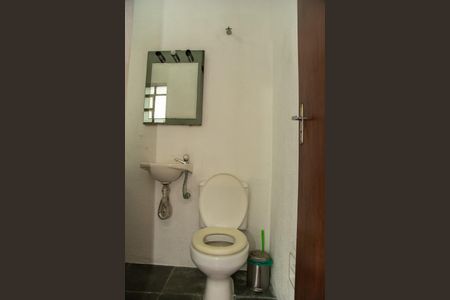 Casa à venda com 191m², 2 quartos e 2 vagasBanheiro de serviço