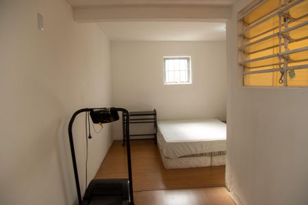 Casa à venda com 191m², 2 quartos e 2 vagasQuarto 2 - Suíte