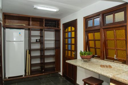 Casa à venda com 191m², 2 quartos e 2 vagasCozinha