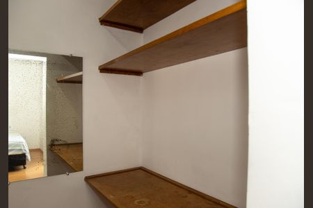 Casa à venda com 191m², 2 quartos e 2 vagasCloset da suíte