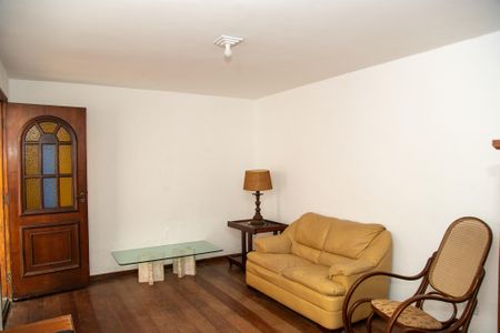 Casa à venda com 191m², 2 quartos e 2 vagasSala