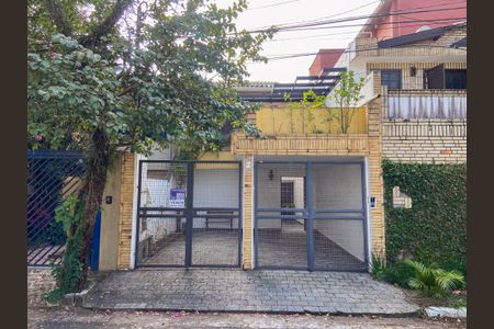 Casa à venda com 191m², 2 quartos e 2 vagasFachada