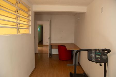 Casa à venda com 191m², 2 quartos e 2 vagasQuarto 2 - Suíte