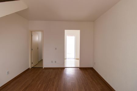 Casa de condomínio para alugar com 59m², 2 quartos e 1 vagaSala