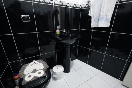 Casa à venda com 154m², 2 quartos e 4 vagas Casa à venda com 154m², 2 quartos e 4 vagasBanheiro 1