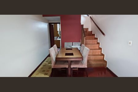 Casa à venda com 128m², 3 quartos e 4 vagas Casa à venda com 128m², 3 quartos e 4 vagasSala